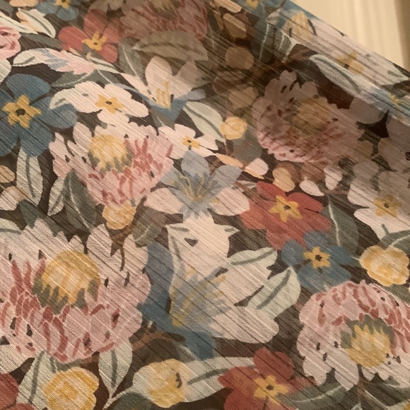 Floral long sleeve Loft blouse with smocked neckline and sheer sleeves - Picture 2 of 4